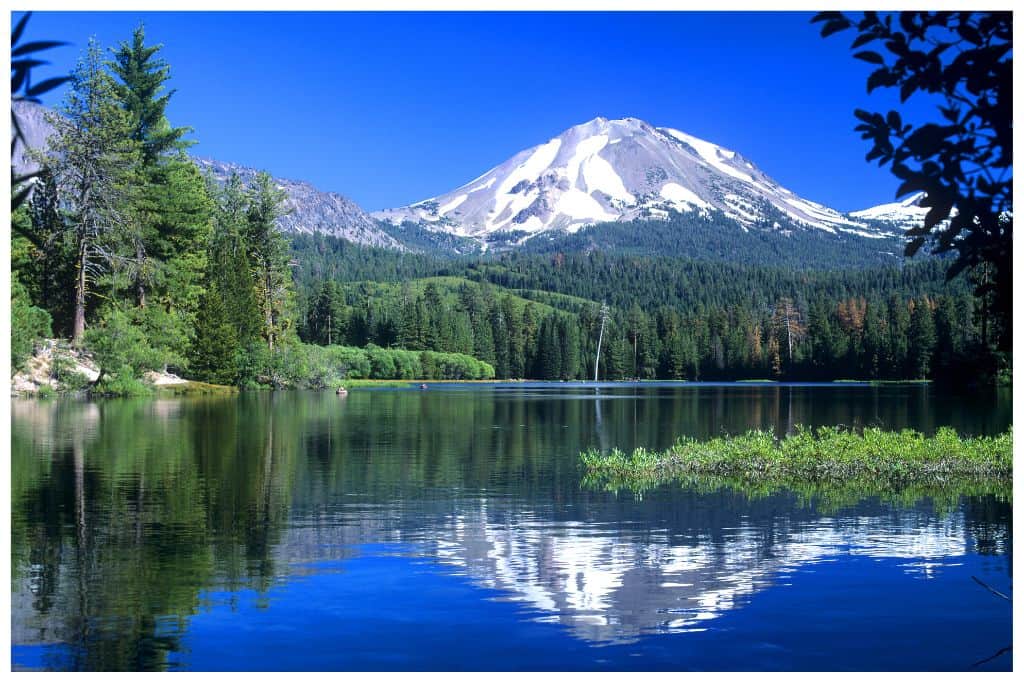 Combing volcanic activity with scenic mountain lakes, Mt Lassen rates as one of the best west coast national parks. 